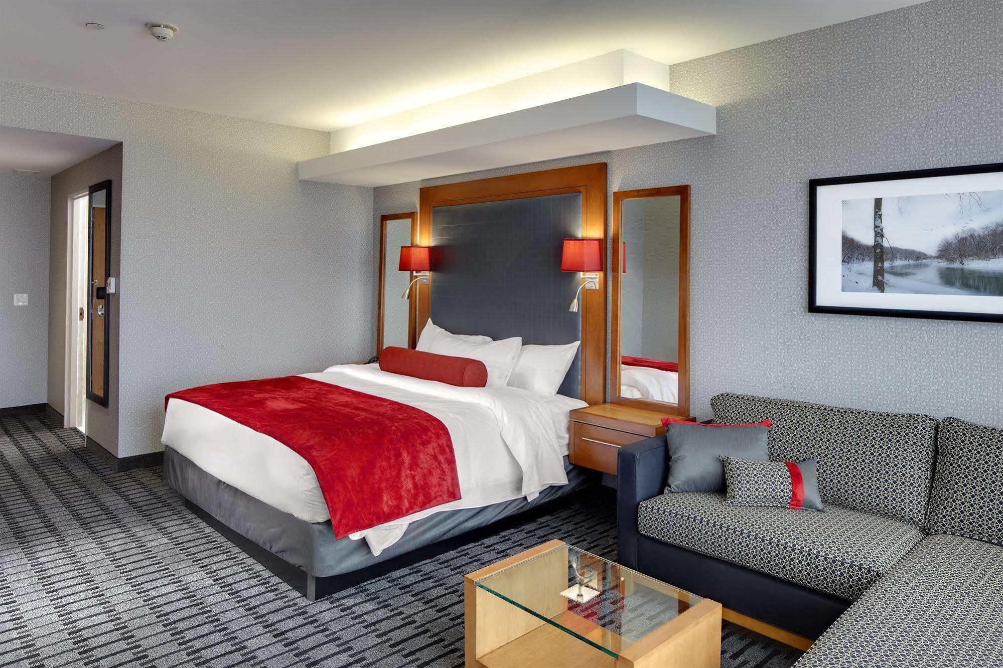 The Hotel At Kirkwood Center Cedar Rapids Exterior foto